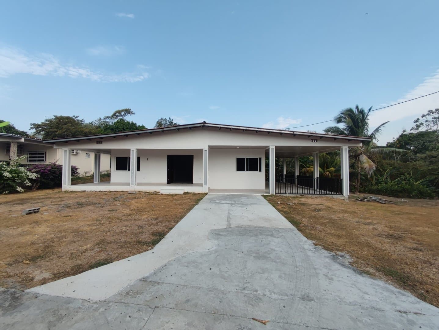 Spacious 3-Bedroom Haven Near the Beach in San Carlos R-0440 - Image 1