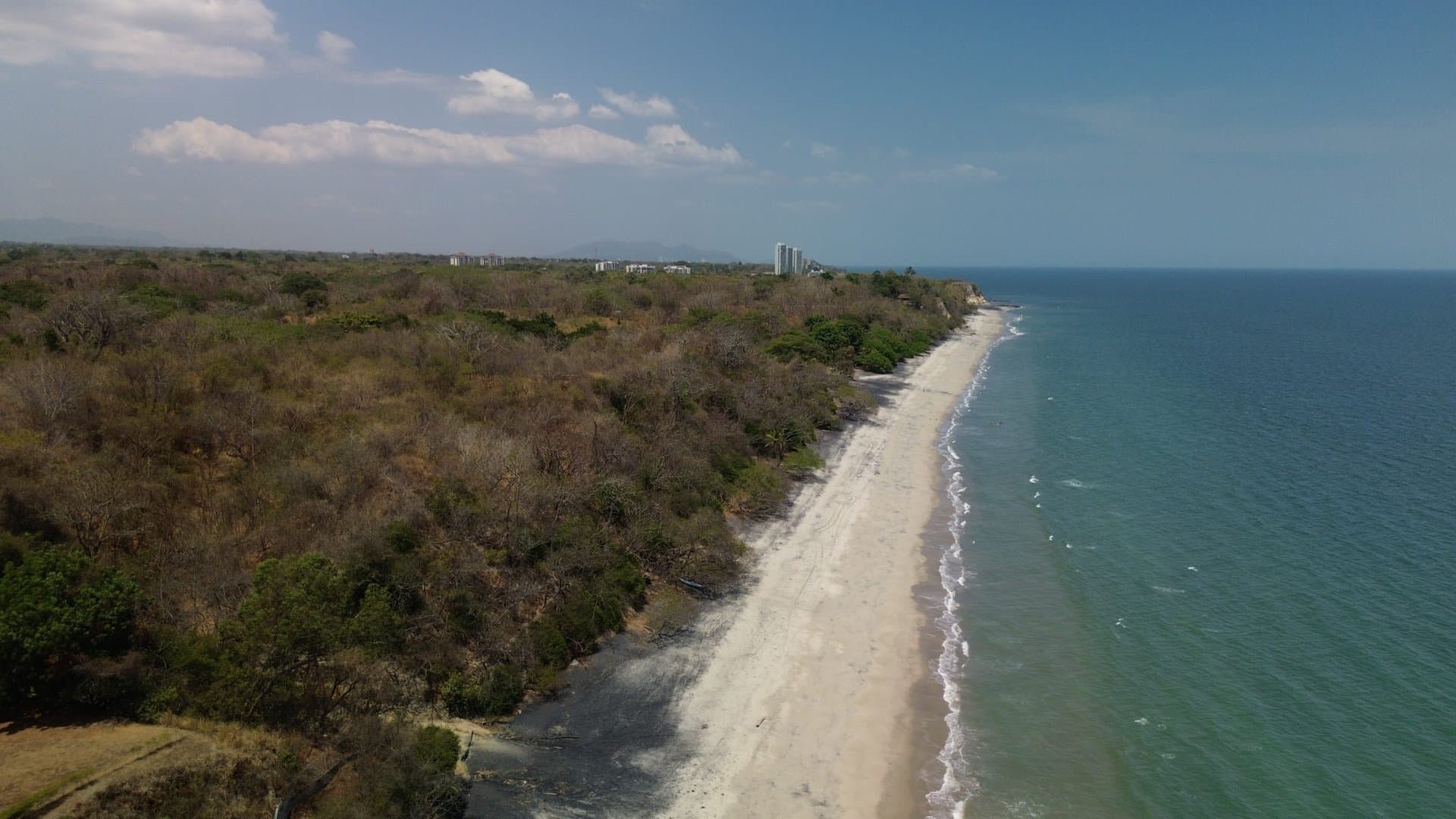 Spacious 3-Bedroom Haven Near the Beach in San Carlos R-0440 - Image 39