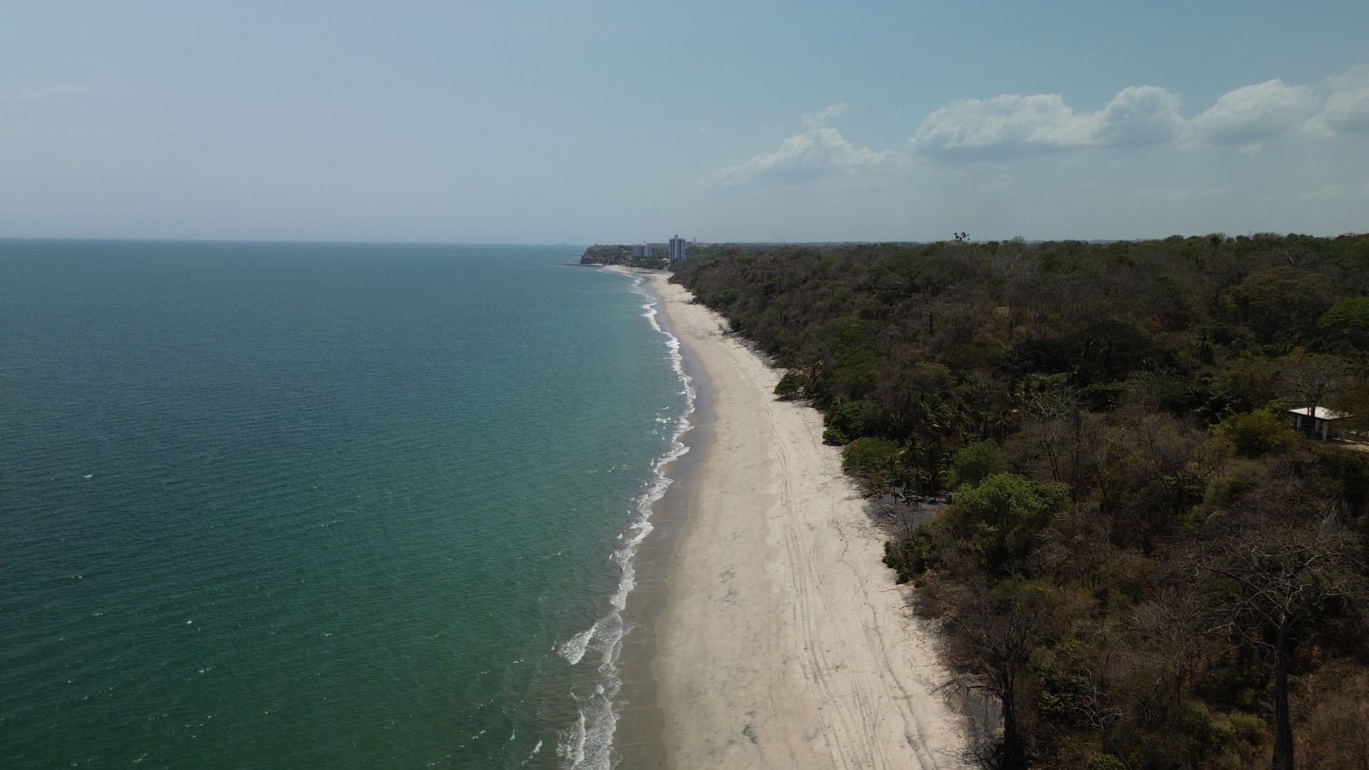 Spacious 3-Bedroom Haven Near the Beach in San Carlos R-0440 - Image 40