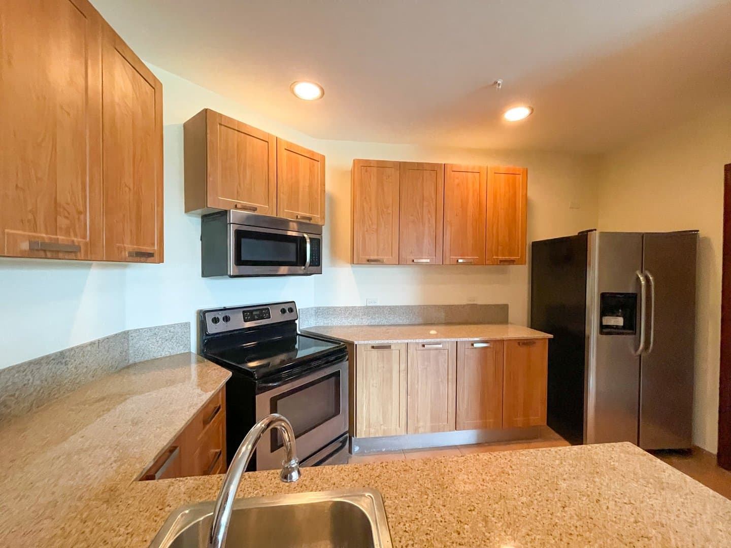 Spacious Apartment on the Golf Course, Coronado R-0556 - Image 9