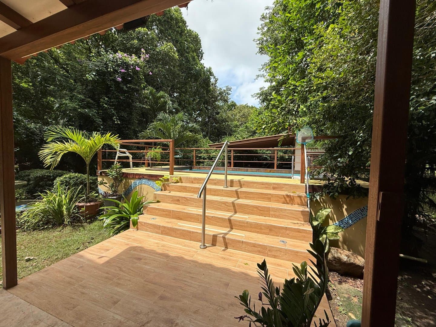 Spacious Open-Concept Home with Lush Vegetation in San Carlos, Panama R-0610 - Image 23