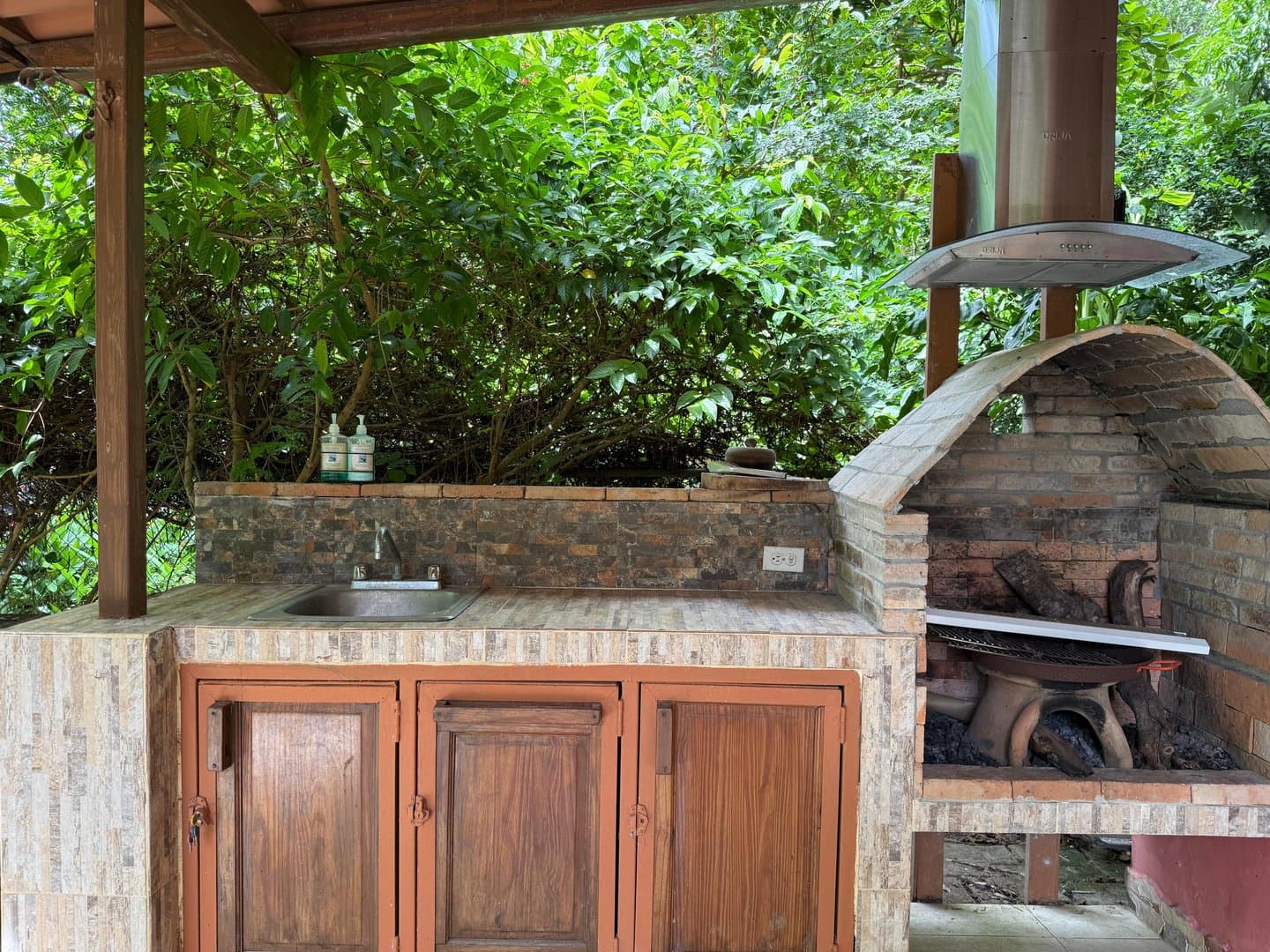 Spacious Open-Concept Home with Lush Vegetation in San Carlos, Panama R-0610 - Image 66
