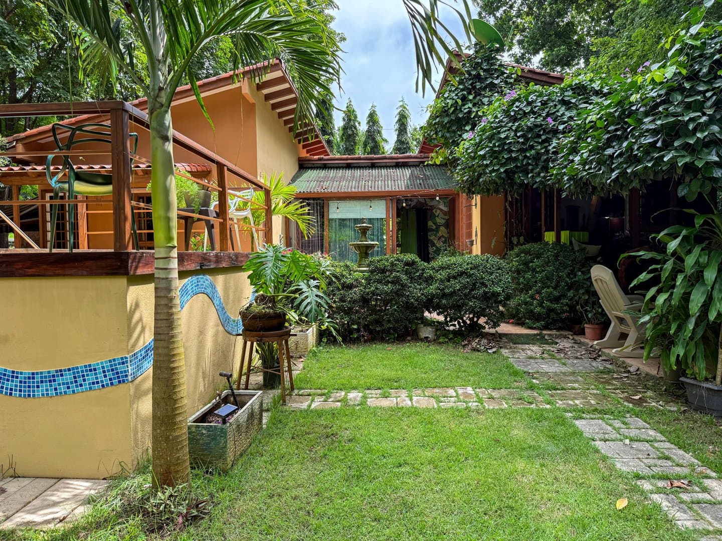 Spacious Open-Concept Home with Lush Vegetation in San Carlos, Panama R-0610 - Image 61