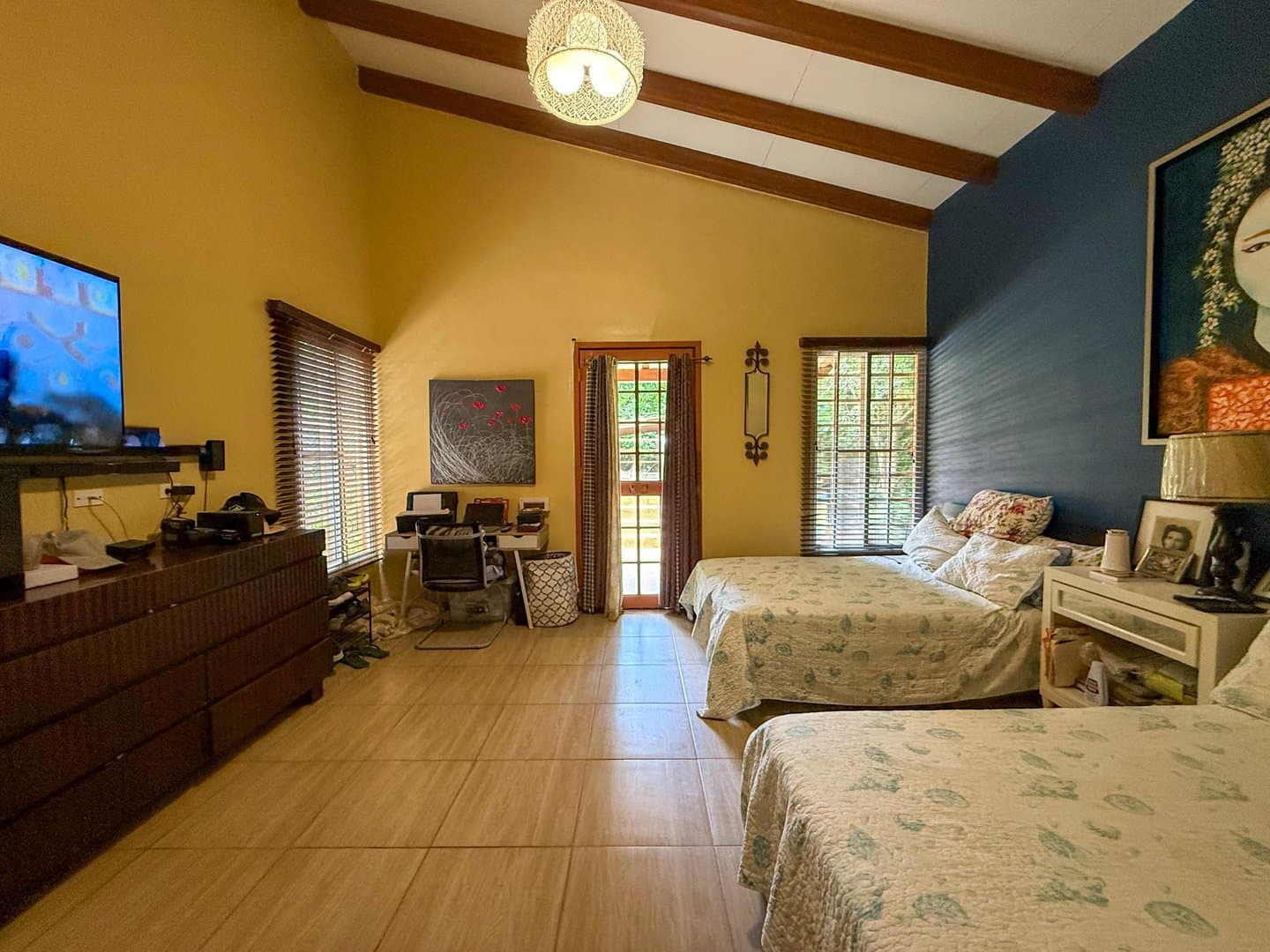 Spacious Open-Concept Home with Lush Vegetation in San Carlos, Panama R-0610 - Image 49