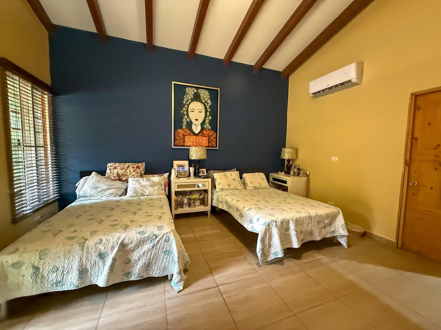 Spacious Open-Concept Home with Lush Vegetation in San Carlos, Panama R-0610 - Image 50