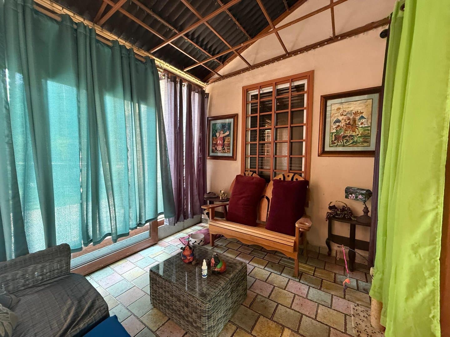 Spacious Open-Concept Home with Lush Vegetation in San Carlos, Panama R-0610 - Image 17
