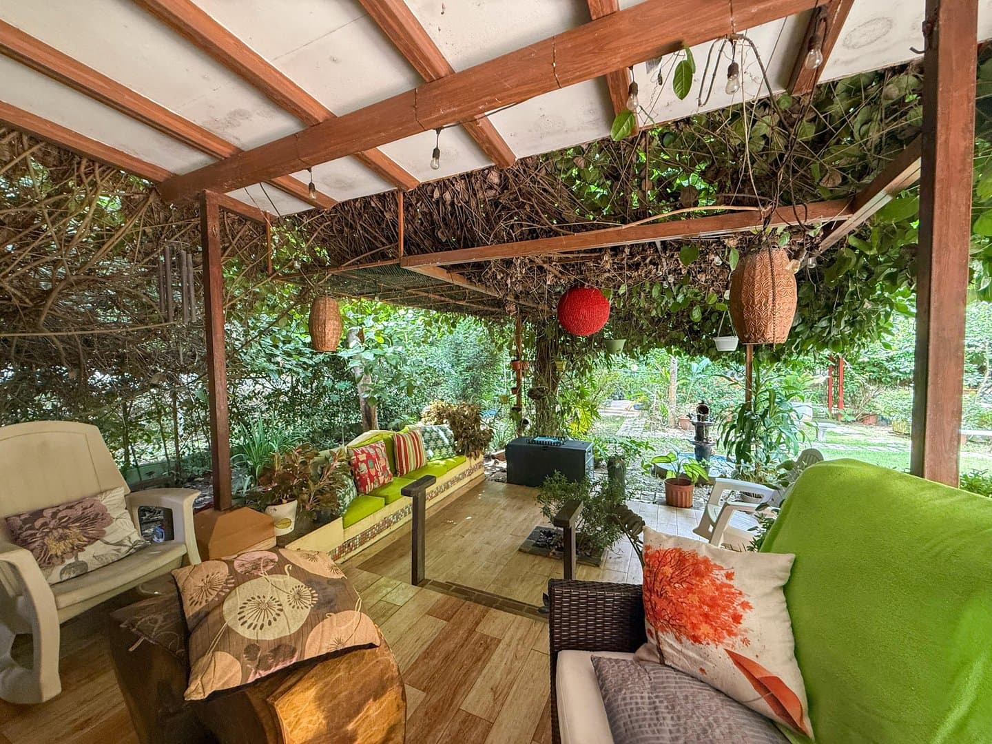 Spacious Open-Concept Home with Lush Vegetation in San Carlos, Panama R-0610 - Image 58