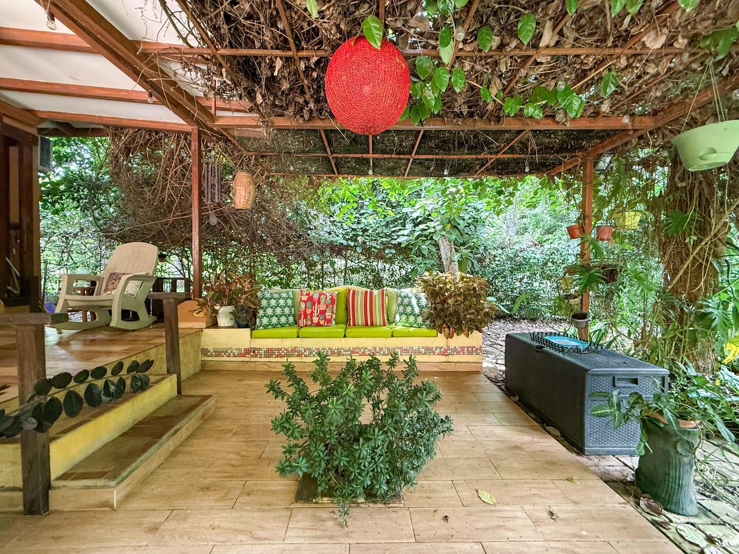 Spacious Open-Concept Home with Lush Vegetation in San Carlos, Panama R-0610 - Image 59