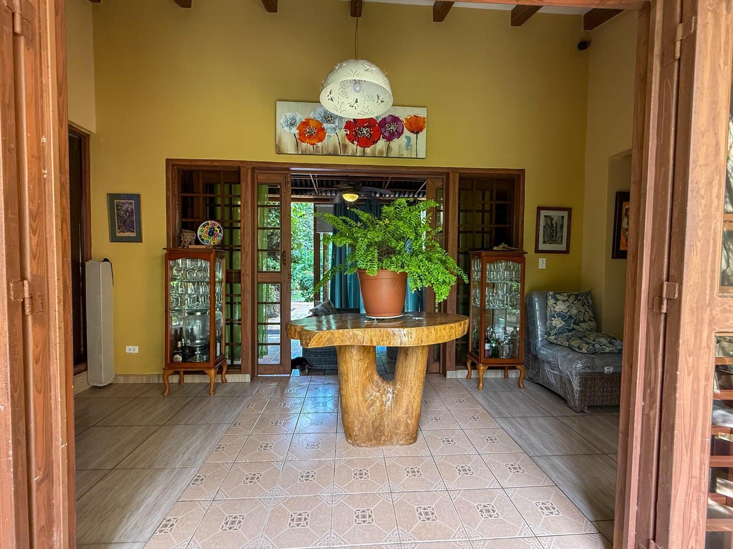 Spacious Open-Concept Home with Lush Vegetation in San Carlos, Panama R-0610 - Image 42