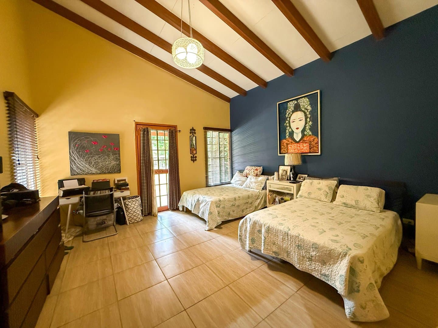 Spacious Open-Concept Home with Lush Vegetation in San Carlos, Panama R-0610 - Image 48