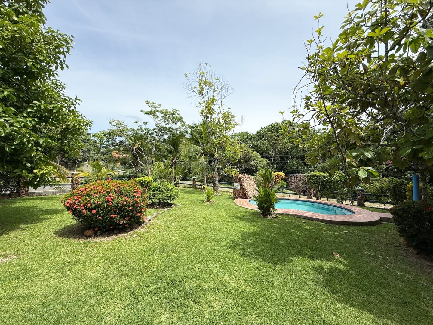 Spacious Single-Story 6-Bedroom Home with Pool, Near the Beach – Costa Esmeralda R-0497 - Image 32