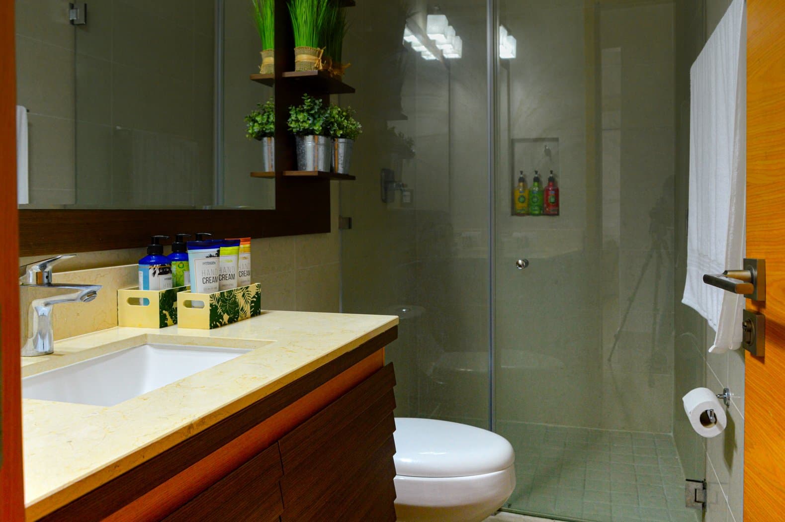 Stunning 2-Bedroom Apartment with Resort Amenities, San Carlos R-0103 - Image 7