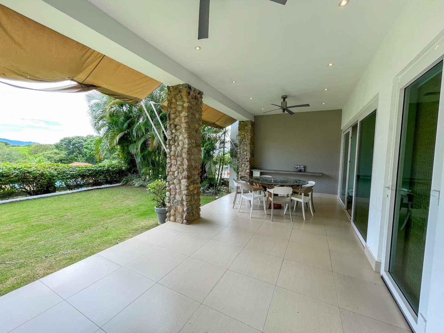 Stunning Ground Floor Apartment in Punta Barco, Panama R-0115 - Image 18