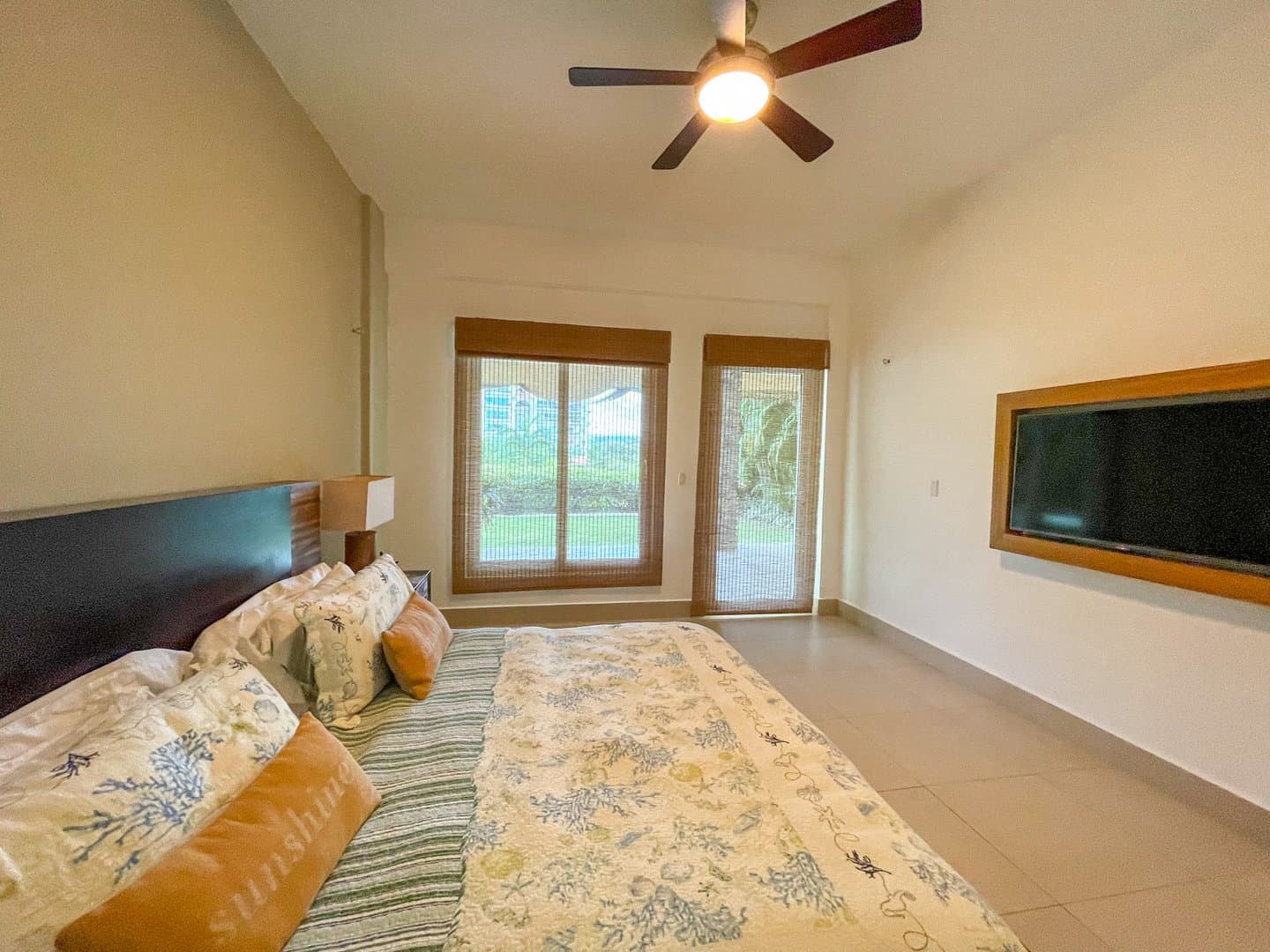 Stunning Ground Floor Apartment in Punta Barco, Panama R-0115 - Image 6