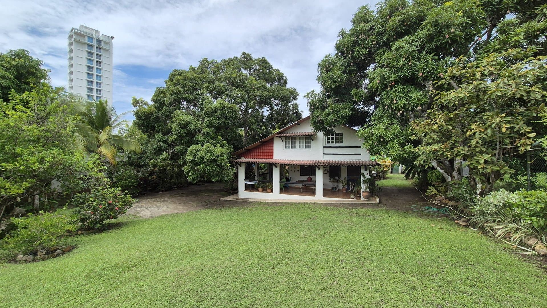 Two-Story House Just Only 1-Minute Walk to the Beach in Playa Corona P-0541 - Image 26