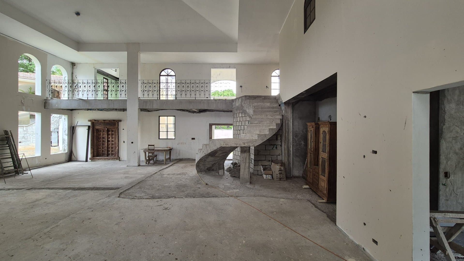 Unique Castle-Style Residence with Spacious Terrace on Expansive Lot Near Santa Clara Beach, Rio Hato P-0487 - Image 12