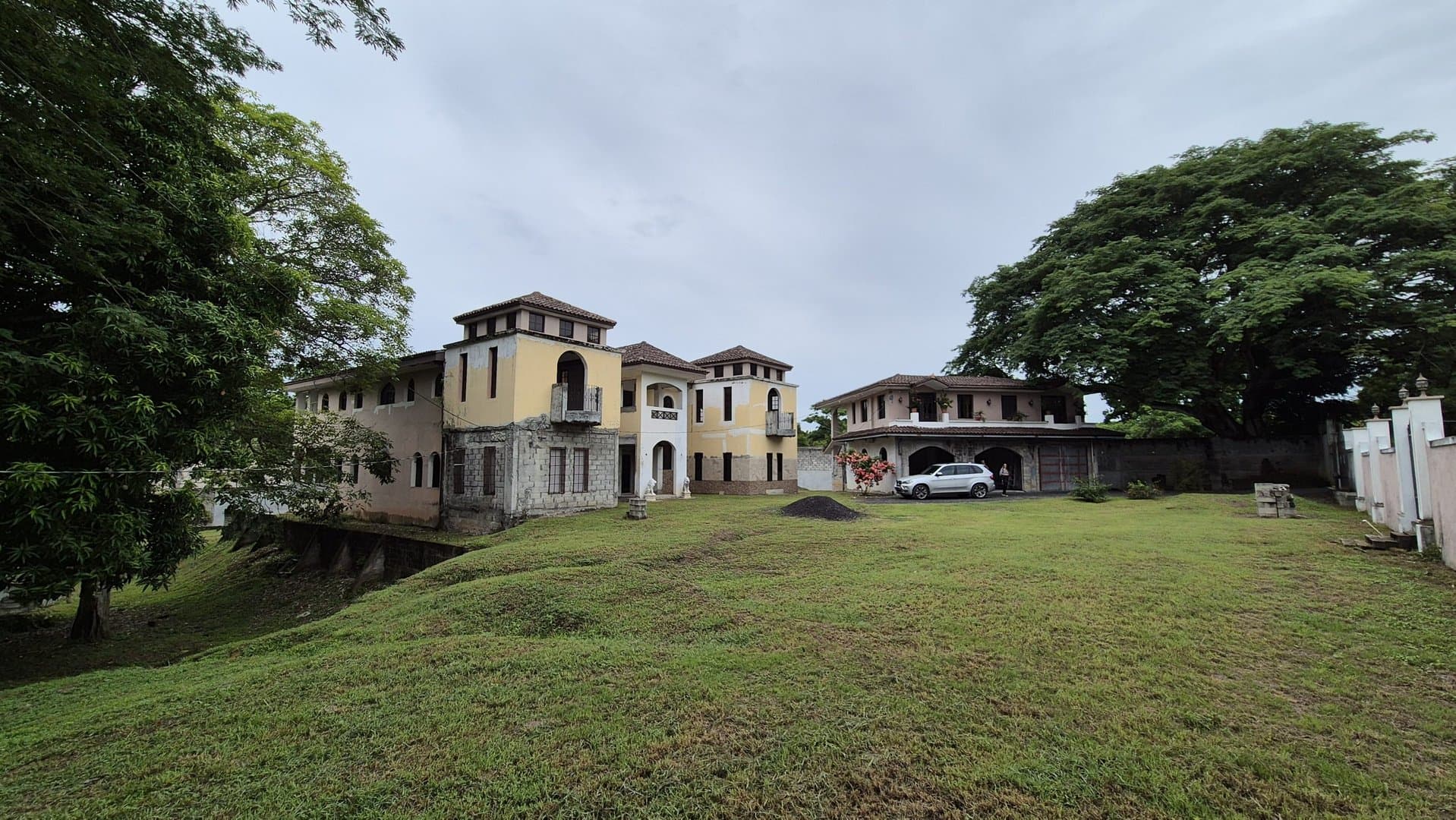 Unique Castle-Style Residence with Spacious Terrace on Expansive Lot Near Santa Clara Beach, Rio Hato P-0487 - Image 6