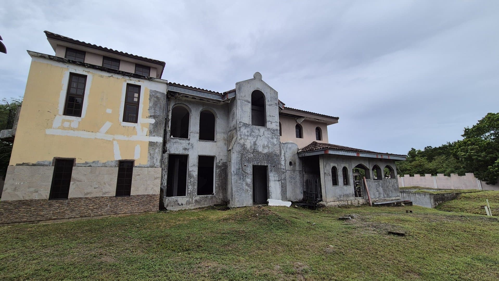Unique Castle-Style Residence with Spacious Terrace on Expansive Lot Near Santa Clara Beach, Rio Hato P-0487 - Image 54