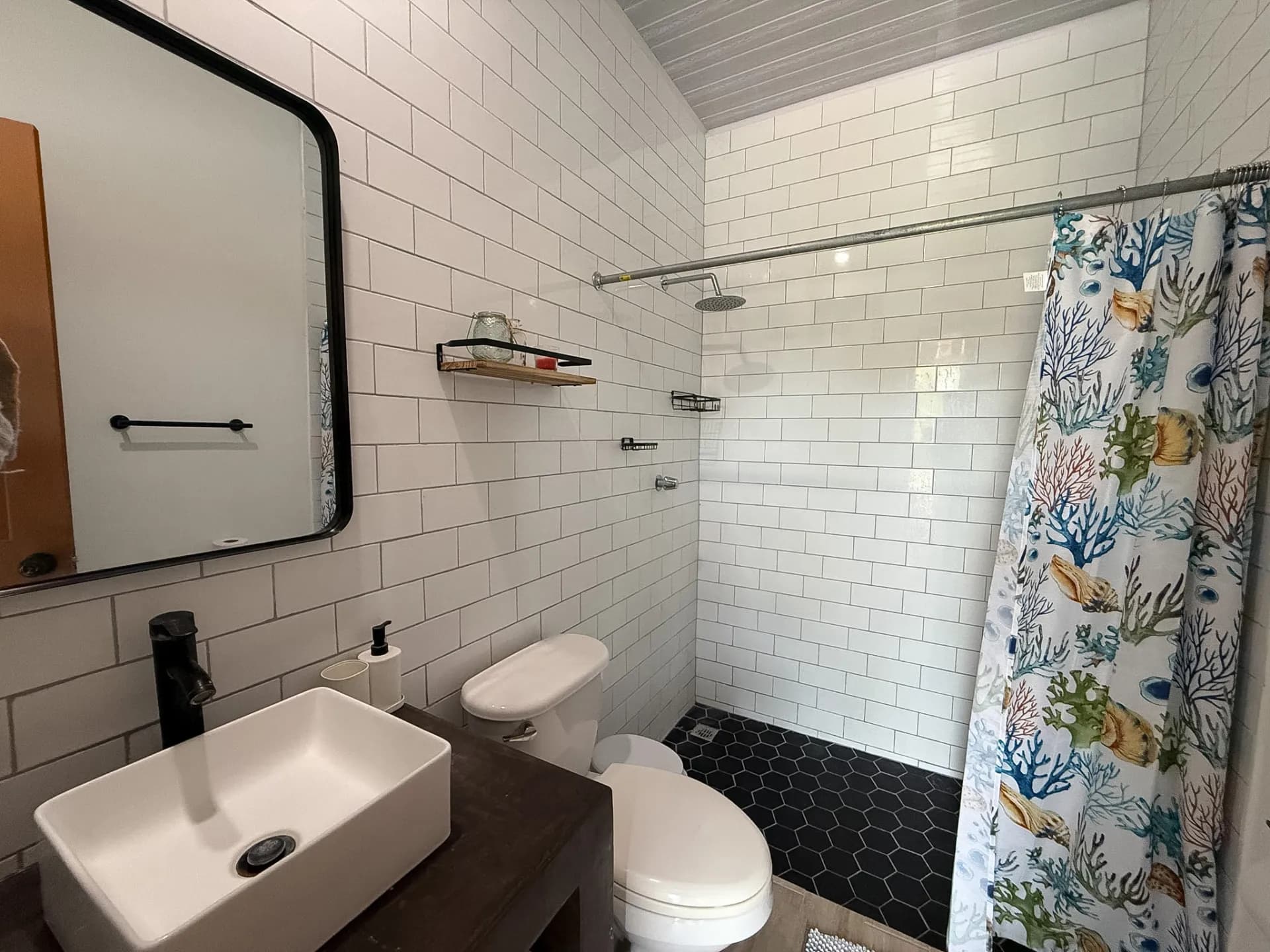 Modern 3 Bedroom Home with Pool in Punta Barco – Peaceful Location Near the Beach R-0054 - Image 22