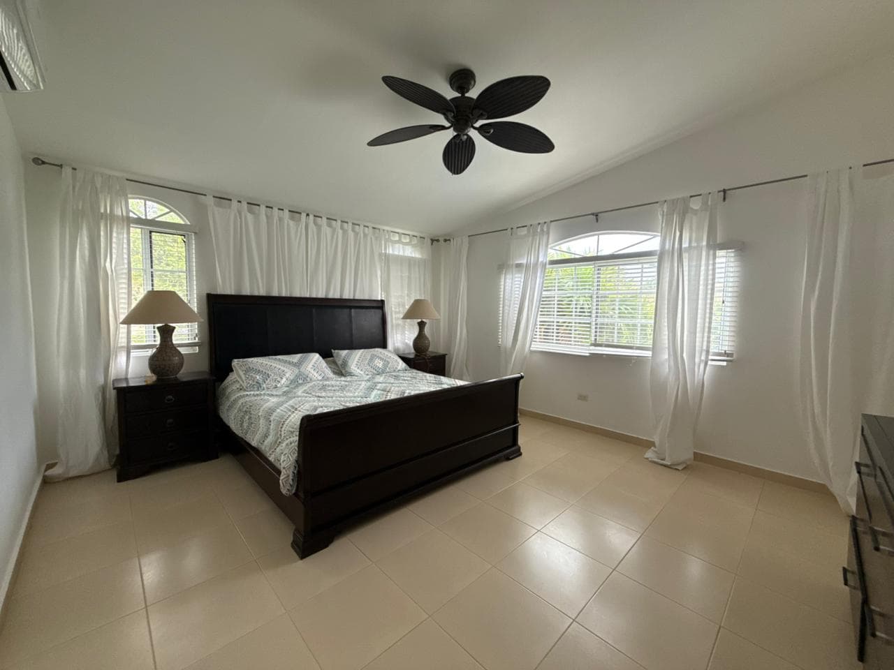 🔥 PRICE REDUCED – 3 BEDROOM HOUSE IN CORONADO WITH POOL 🏡💦 - Image 14