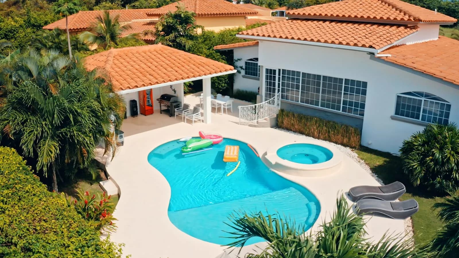 🔥 PRICE REDUCED – 3 BEDROOM HOUSE IN CORONADO WITH POOL 🏡💦 - Image 1