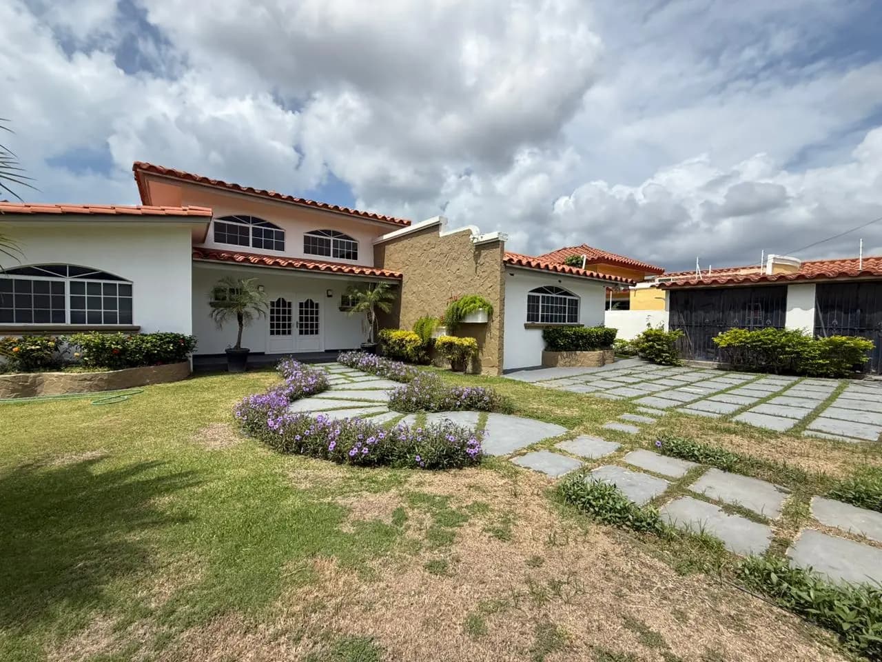🔥 PRICE REDUCED – 3 BEDROOM HOUSE IN CORONADO WITH POOL 🏡💦 - Image 2
