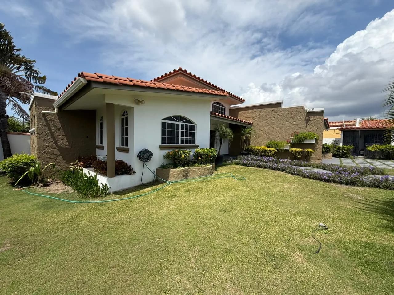 🔥 PRICE REDUCED – 3 BEDROOM HOUSE IN CORONADO WITH POOL 🏡💦 - Image 3