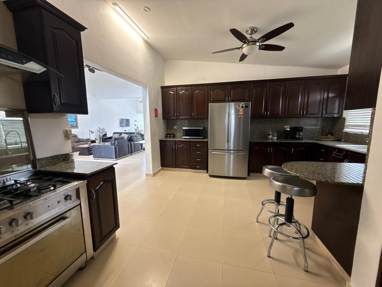 🔥 PRICE REDUCED – 3 BEDROOM HOUSE IN CORONADO WITH POOL 🏡💦 - Image 9