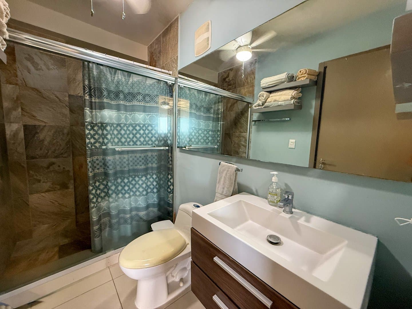 Turnkey 1-Bedroom Oceanview Condo with Expansive Balcony, San Carlos  R-0606 - Image 16