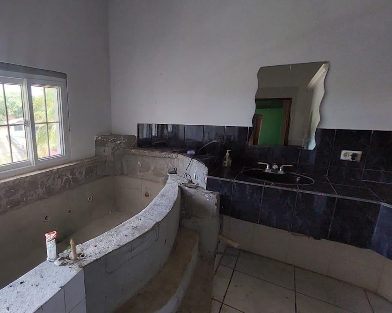 Spacious Corner Estate with Pool in Coronado – Renovation & Investment Opportunity | P-0319 - Image 16