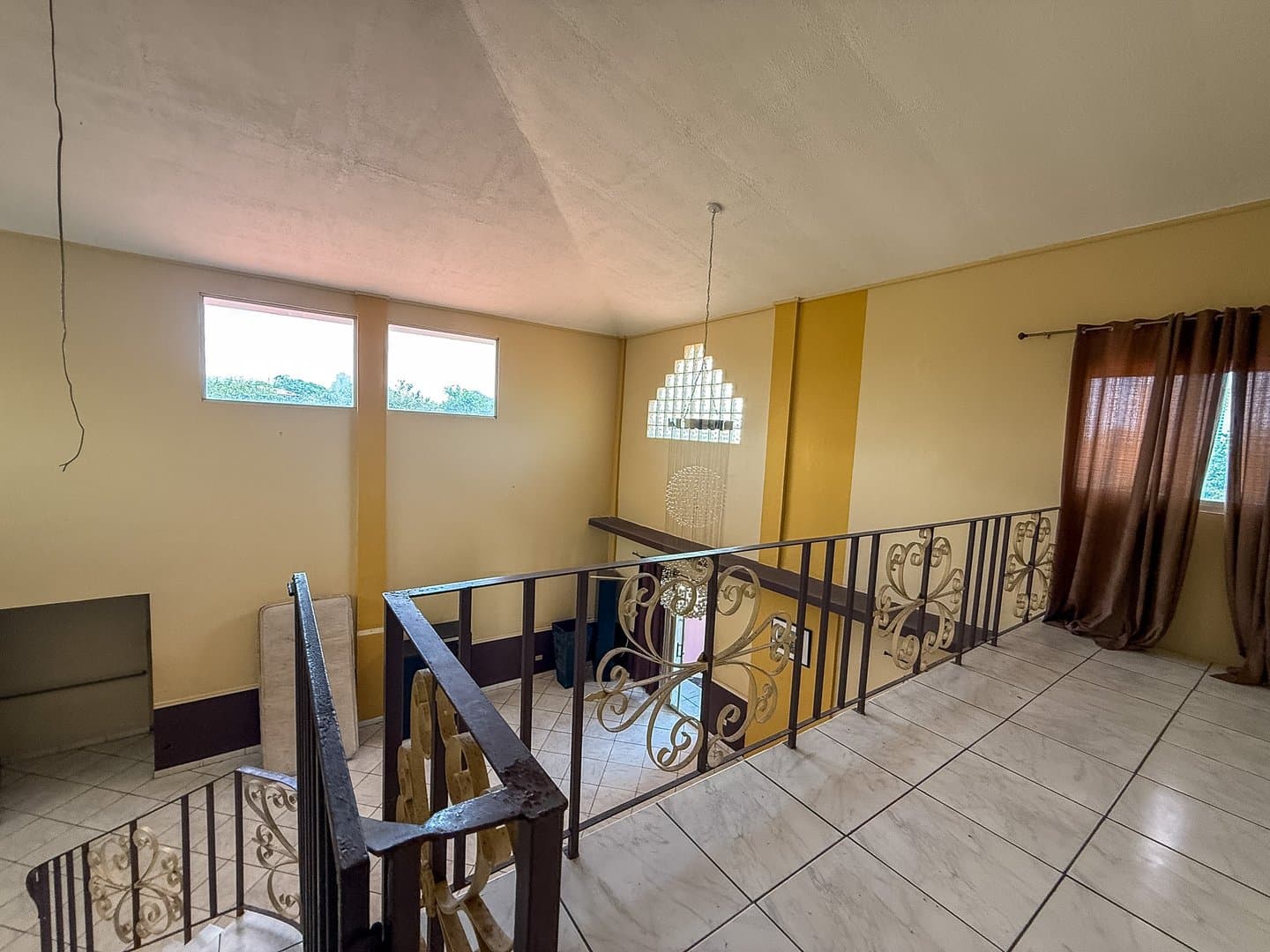 Spacious Corner Estate with Pool in Coronado – Renovation & Investment Opportunity | P-0319 - Image 10