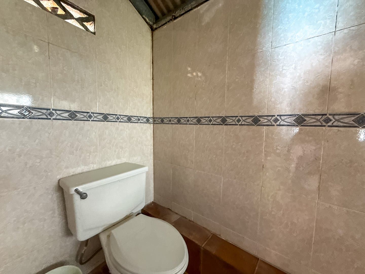 Spacious Corner Estate with Pool in Coronado – Renovation & Investment Opportunity | P-0319 - Image 28