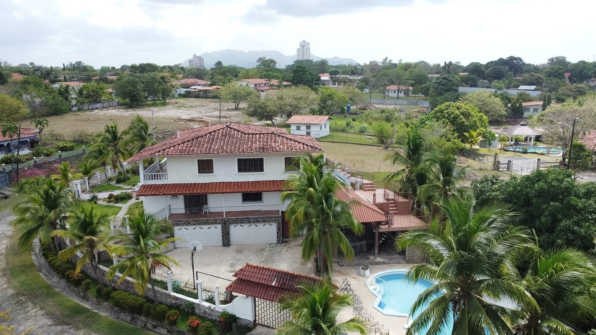Spacious Corner Estate with Pool in Coronado – Renovation & Investment Opportunity | P-0319 - Image 37