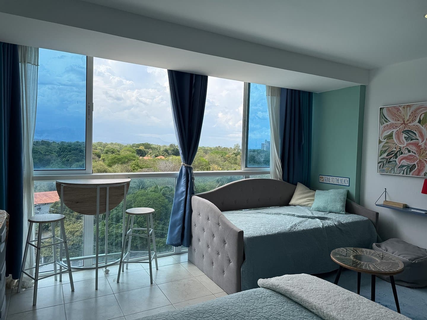 Beachside Studio in Coronado | Tasteful Decor | Walk to Beach | Coronado, Panama R-0294 - Image 6