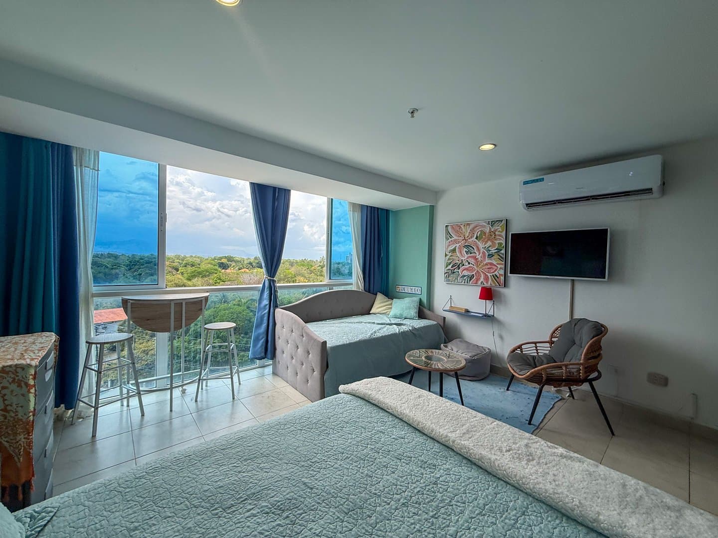 Beachside Studio in Coronado | Tasteful Decor | Walk to Beach | Coronado, Panama R-0294 - Image 7