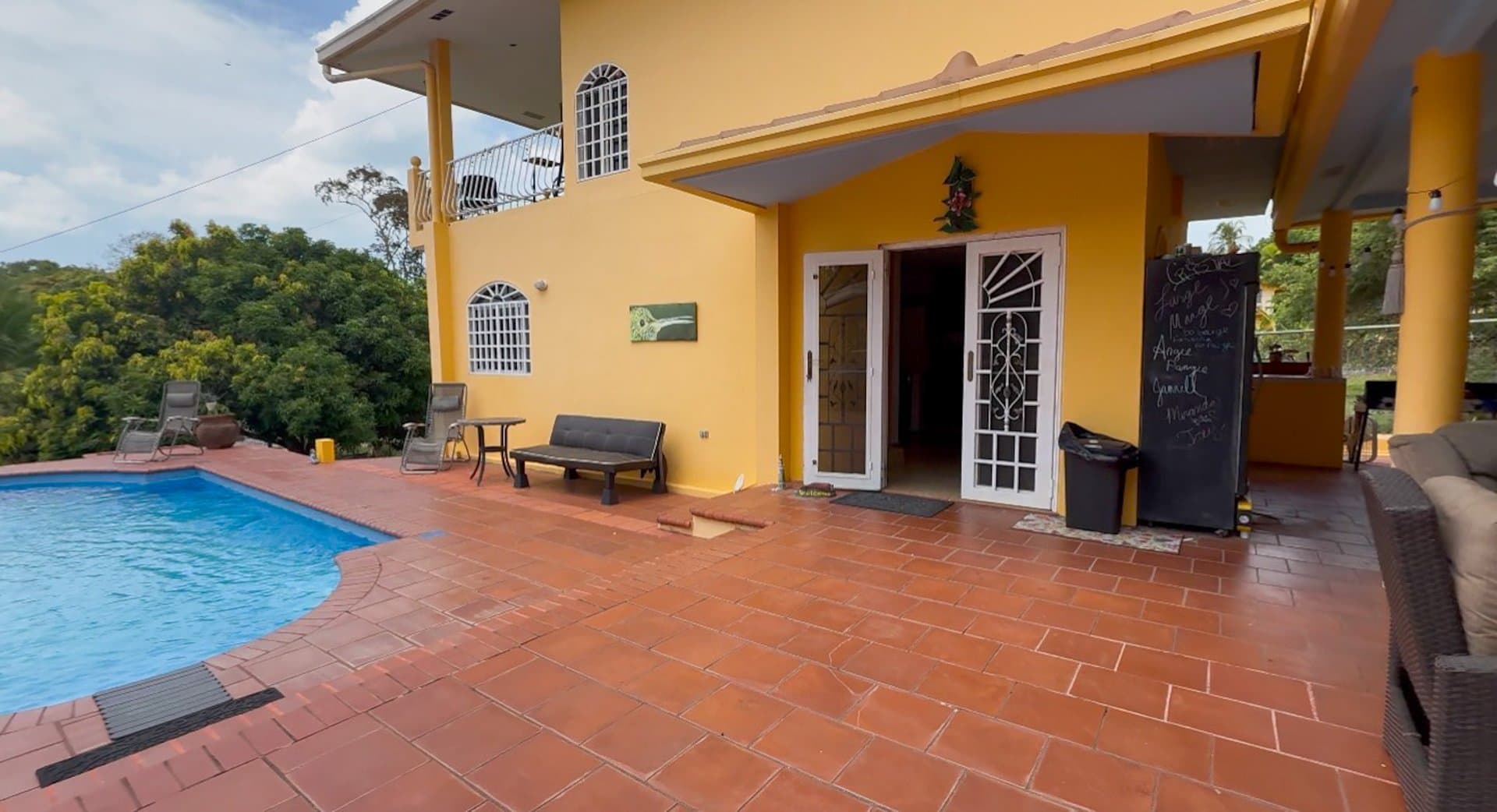 Beachside Tropical Retreat with Two Homes, Exceptional Investment Opportunity in Gorgona, Panama Oeste R-0260 - Image 25