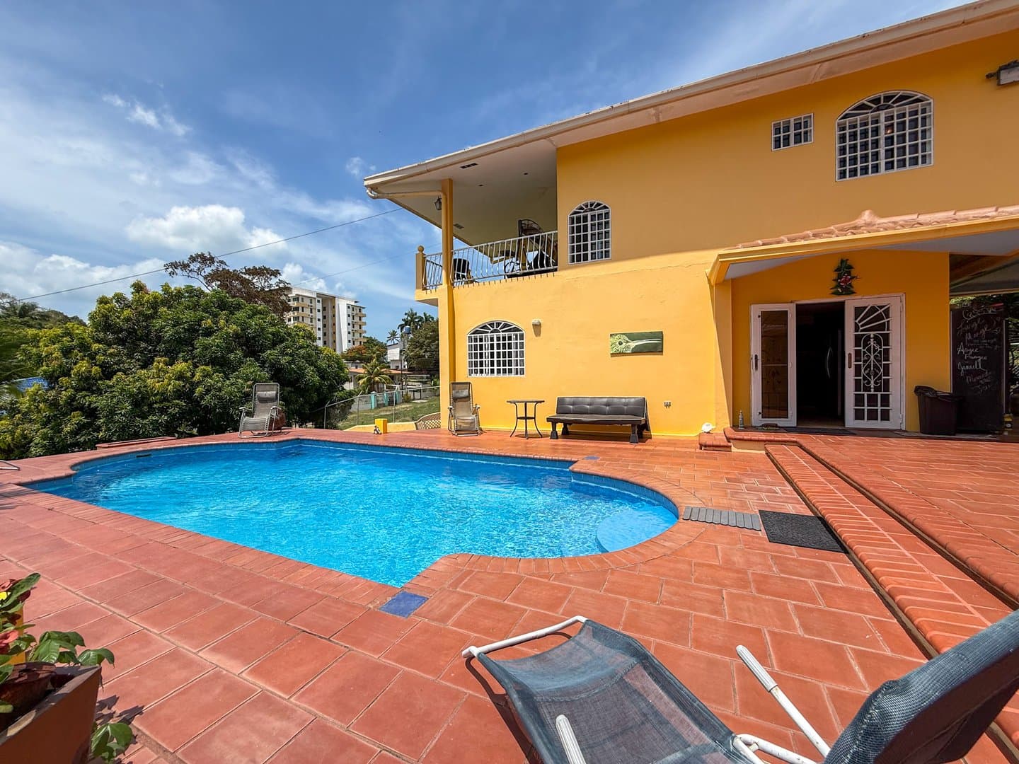 Beachside Tropical Retreat with Two Homes, Exceptional Investment Opportunity in Gorgona, Panama Oeste R-0260 - Image 3