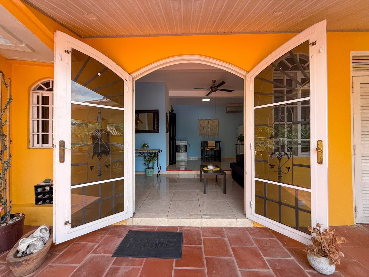 Beachside Tropical Retreat with Two Homes, Exceptional Investment Opportunity in Gorgona, Panama Oeste R-0260 - Image 6