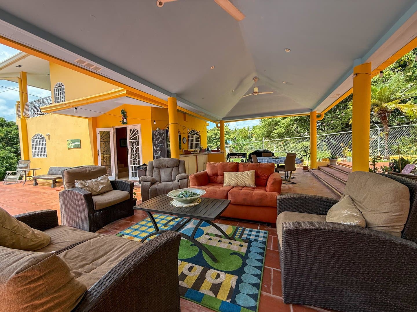 Beachside Tropical Retreat with Two Homes, Exceptional Investment Opportunity in Gorgona, Panama Oeste R-0260 - Image 4