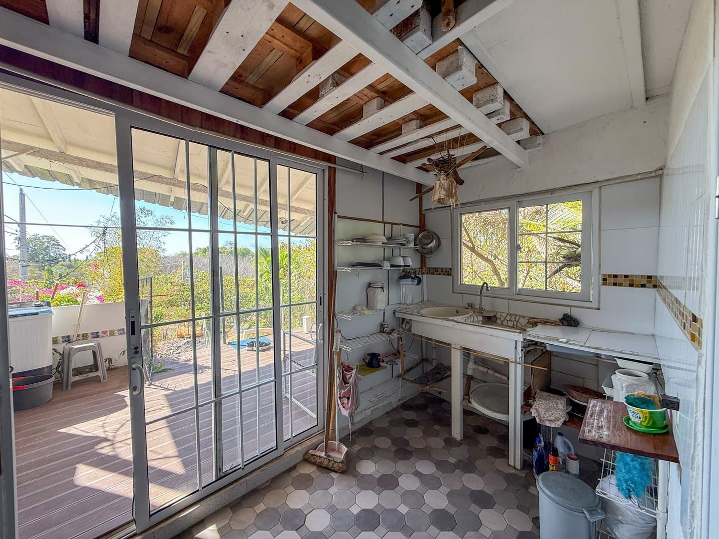 Charming Tropical Home in San Carlos, Panama Oeste R-0124 - Image 3