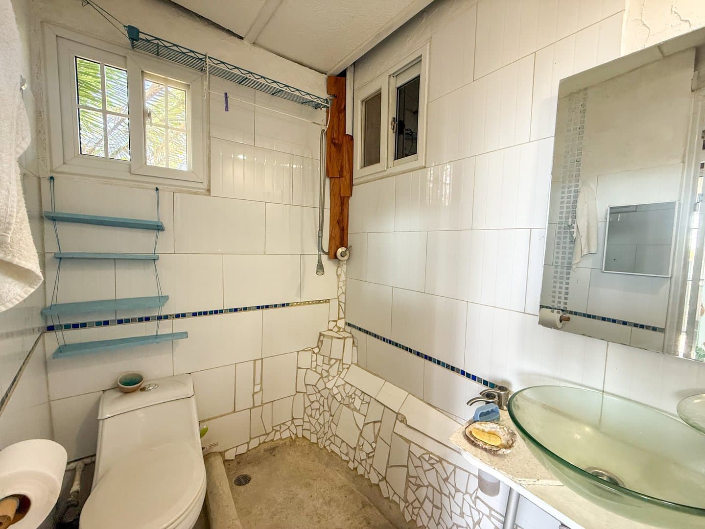 Charming Tropical Home in San Carlos, Panama Oeste R-0124 - Image 8