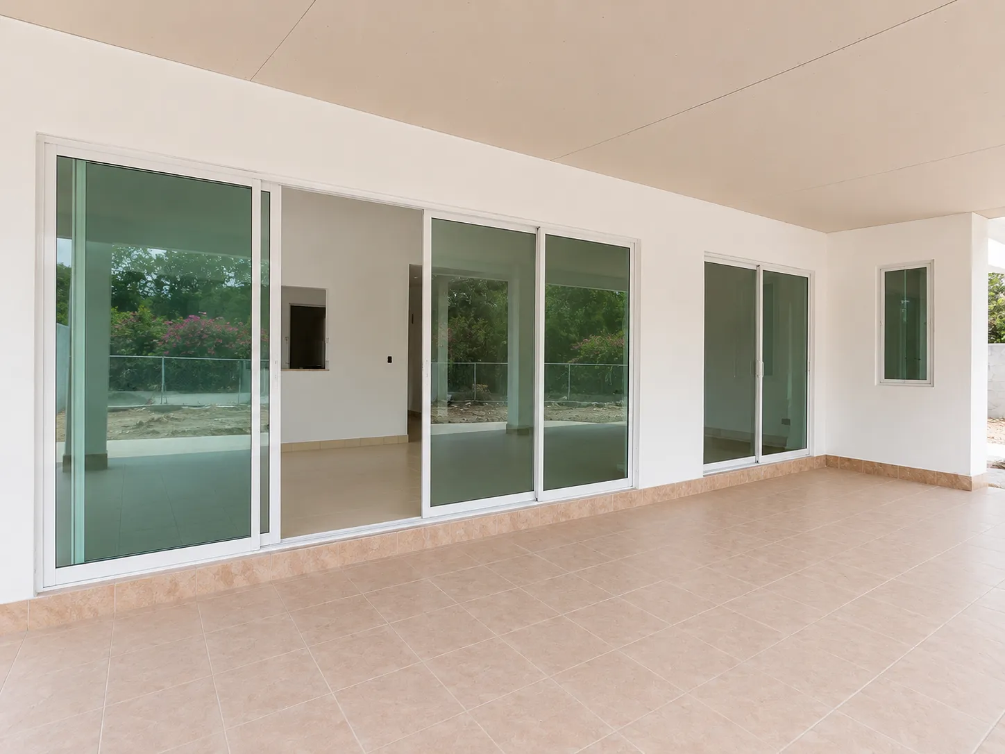 3 Bedroom Coastal Residence in Malibu, Nueva Gorgona, Panama R-0002 - Image 2