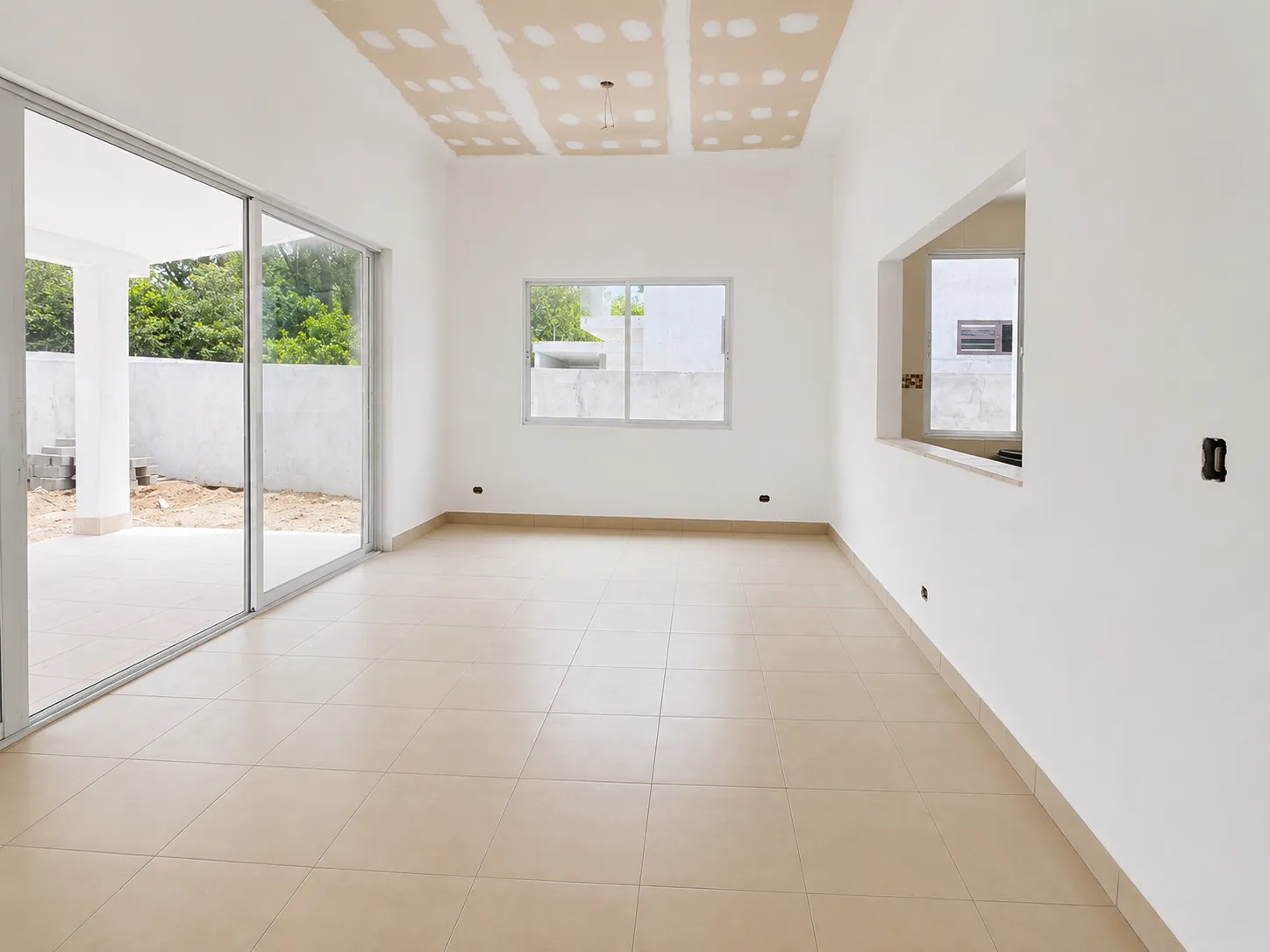 3 Bedroom Coastal Residence in Malibu, Nueva Gorgona, Panama R-0002 - Image 3