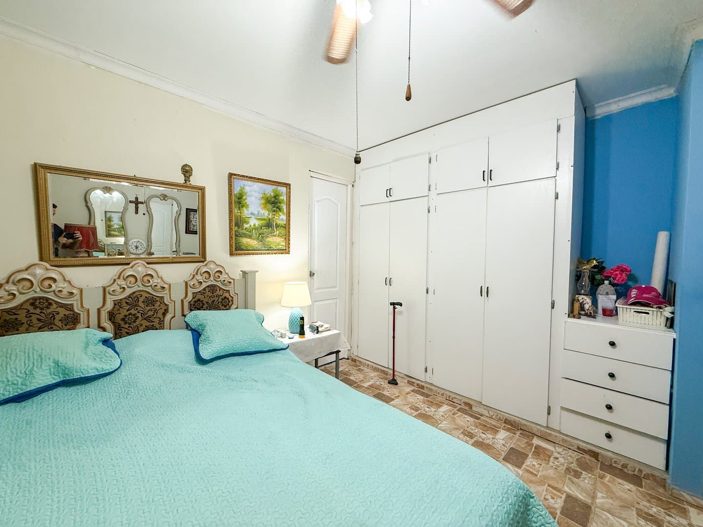 Spacious 6-Bedroom Family Home in the Heart of Coronado – Walk to Beach & Amenities R-0081 - Image 10