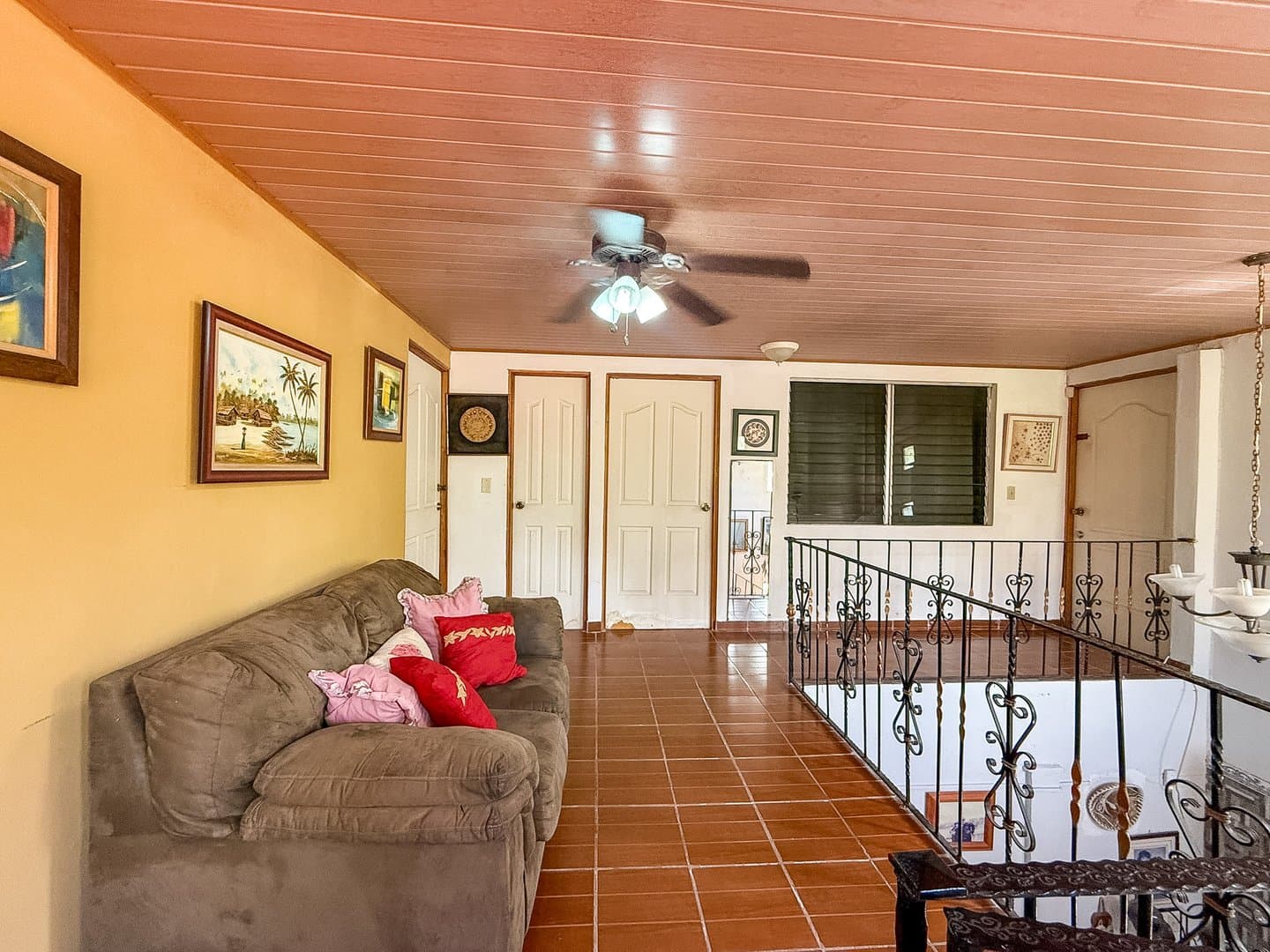 Spacious 6-Bedroom Family Home in the Heart of Coronado – Walk to Beach & Amenities R-0081 - Image 18