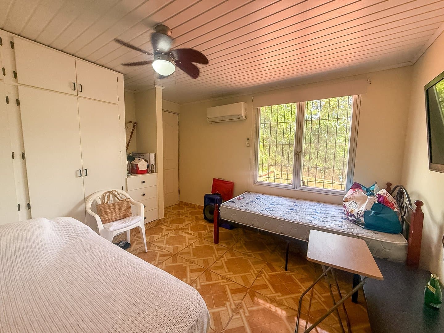 Spacious 6-Bedroom Family Home in the Heart of Coronado – Walk to Beach & Amenities R-0081 - Image 19