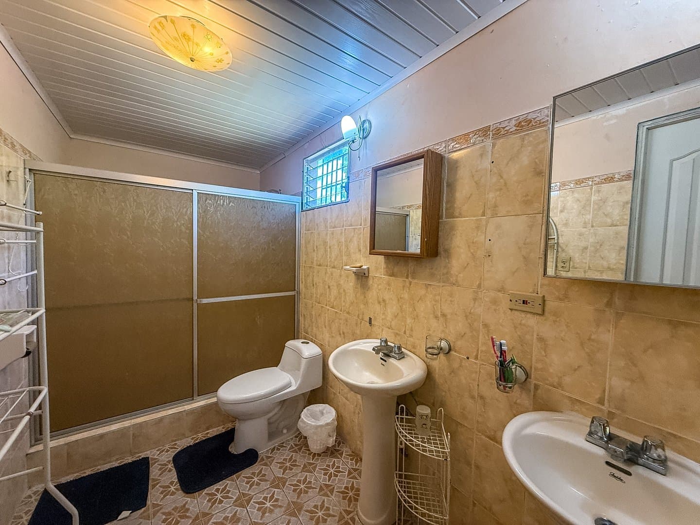 Spacious 6-Bedroom Family Home in the Heart of Coronado – Walk to Beach & Amenities R-0081 - Image 21