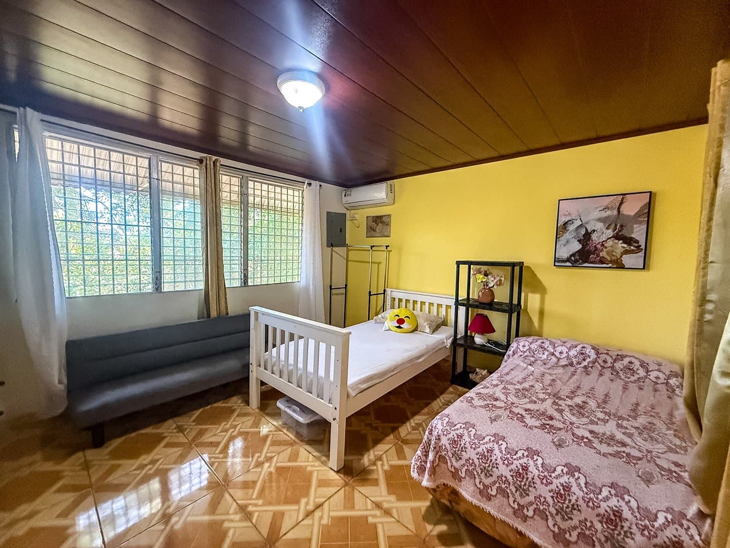 Spacious 6-Bedroom Family Home in the Heart of Coronado – Walk to Beach & Amenities R-0081 - Image 23