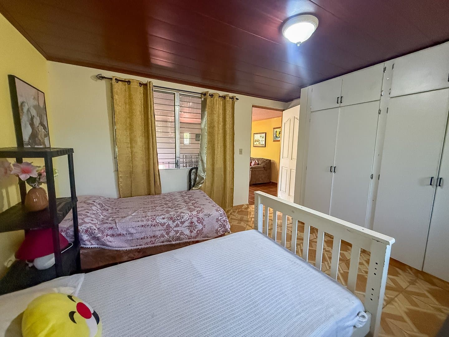 Spacious 6-Bedroom Family Home in the Heart of Coronado – Walk to Beach & Amenities R-0081 - Image 24