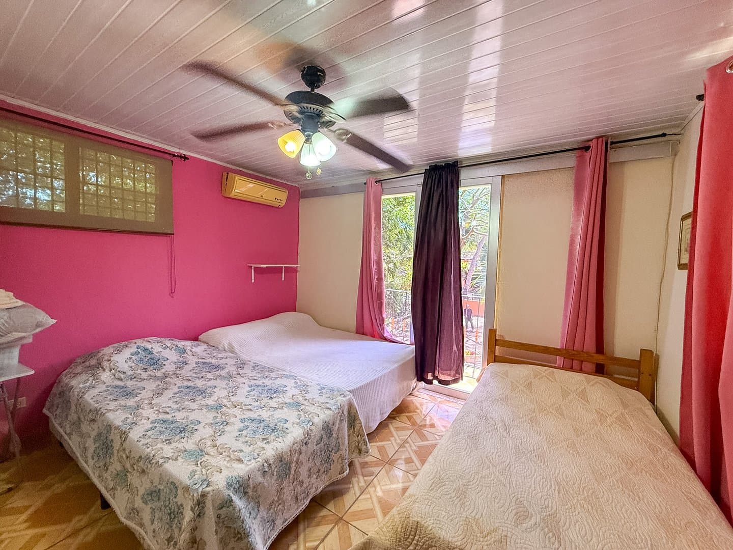 Spacious 6-Bedroom Family Home in the Heart of Coronado – Walk to Beach & Amenities R-0081 - Image 25